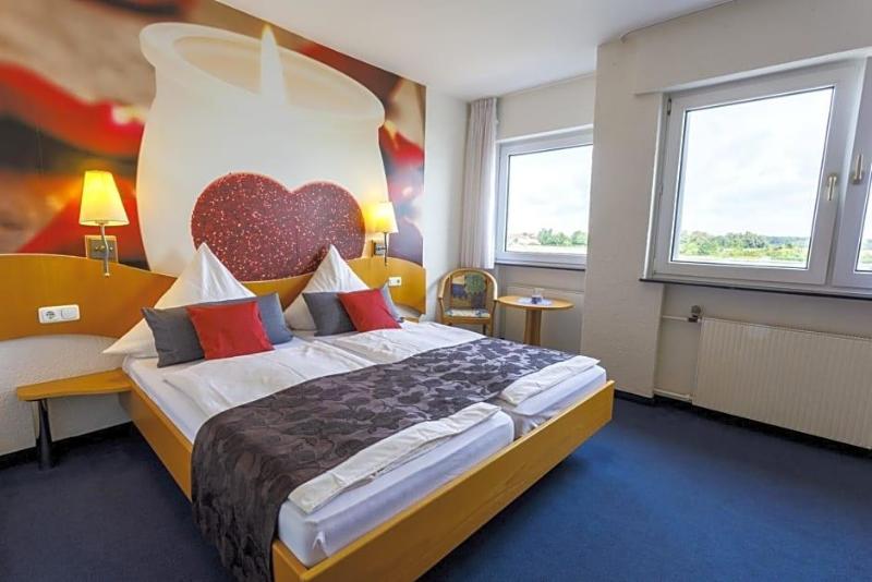 Hotel Rheingold image