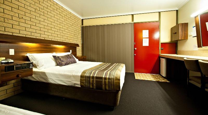 Sarina Motor Inn