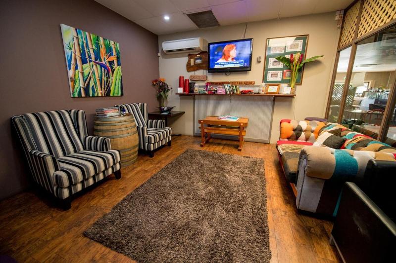 Sarina Motor Inn