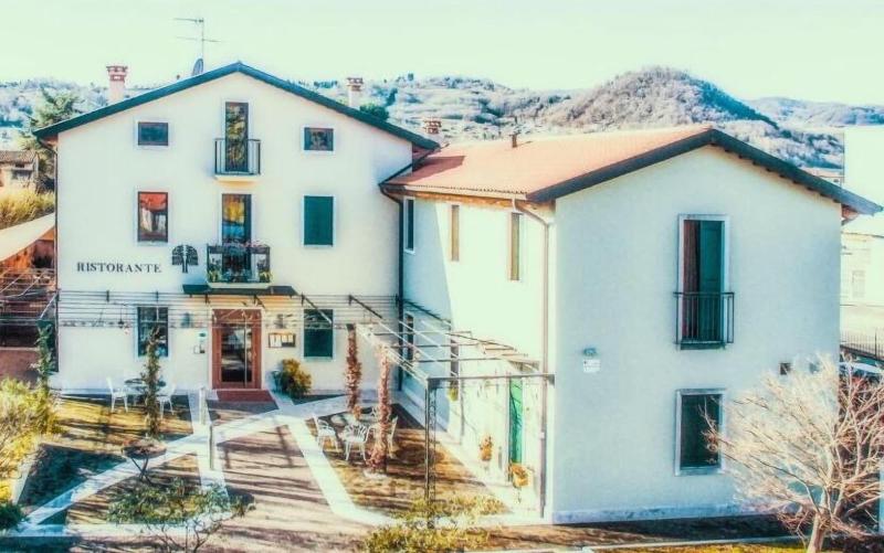 Hotel Ristorante Due Platani image