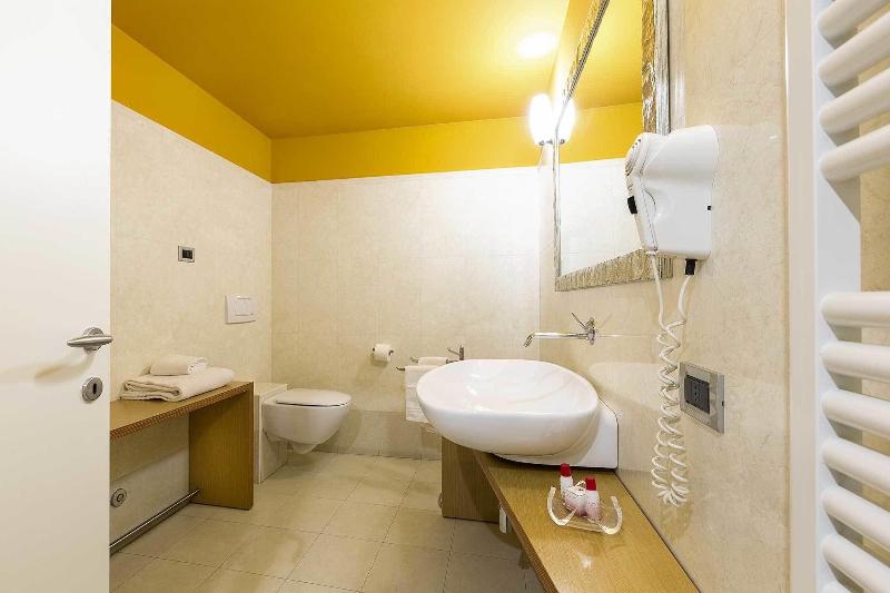 Hotel Ristorante Due Platani image