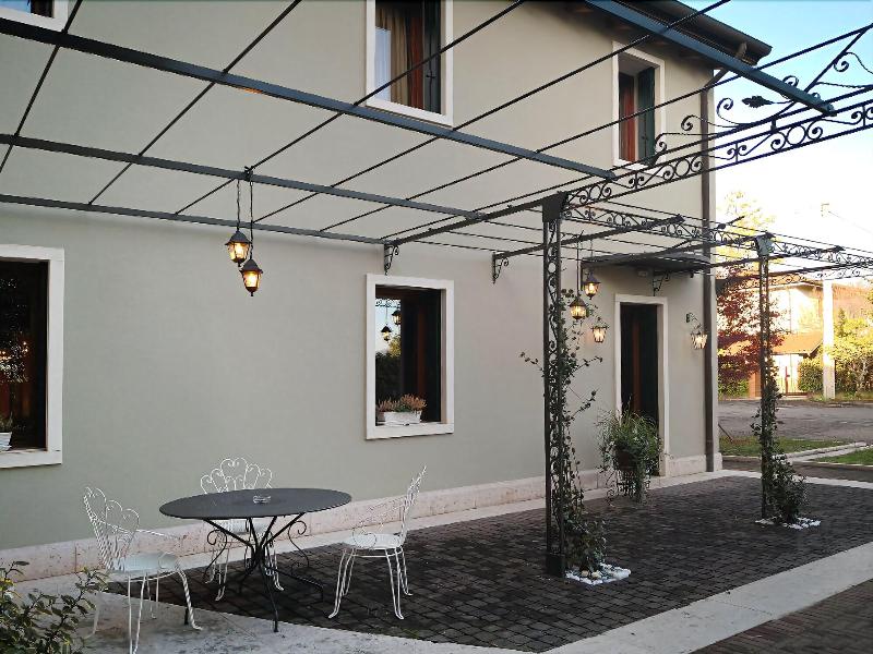 Hotel Ristorante Due Platani image
