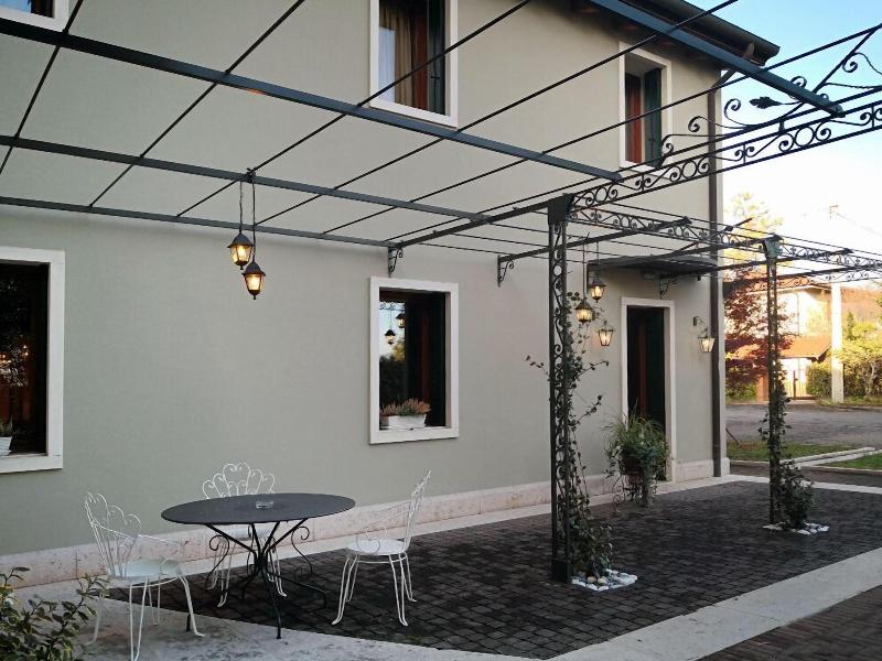 Hotel Ristorante Due Platani image