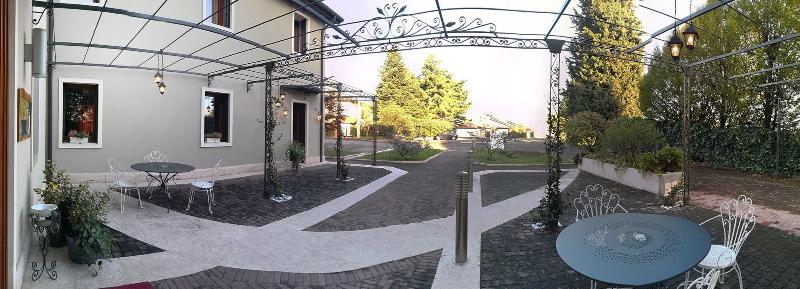 Hotel Ristorante Due Platani image