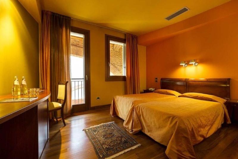 Hotel Ristorante Due Platani image
