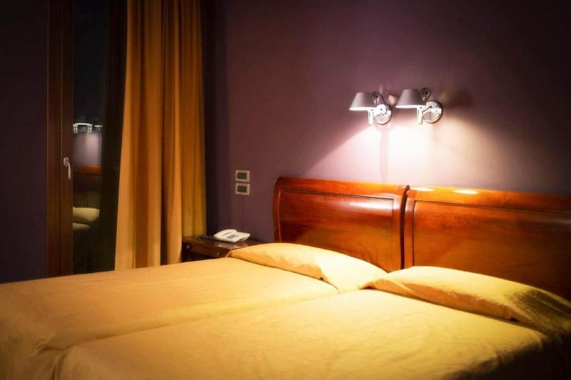 Hotel Ristorante Due Platani image