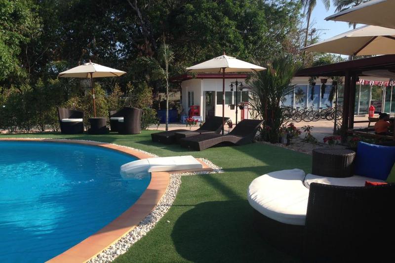 Check In & Chill Out Laem Sok Pier image