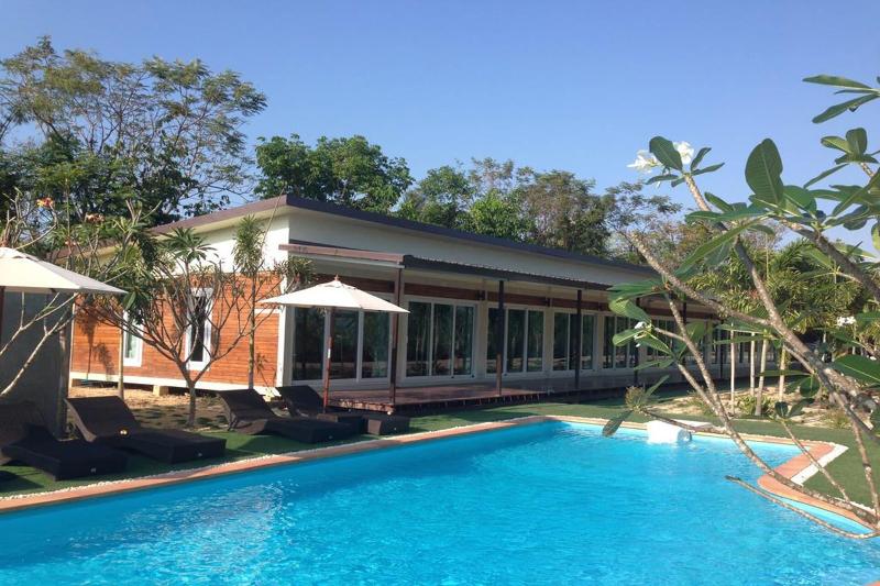 Check In & Chill Out Laem Sok Pier image