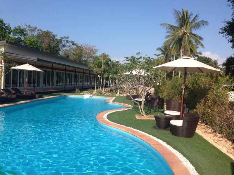 Check In & Chill Out Laem Sok Pier image