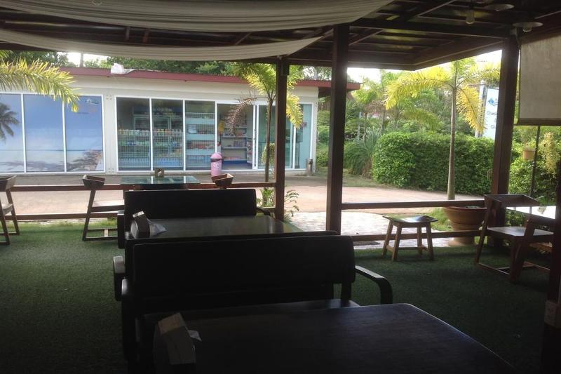 Check In & Chill Out Laem Sok Pier image 6