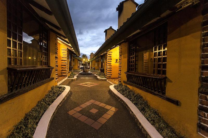 Hotel Rumipamba De Las Rosas image