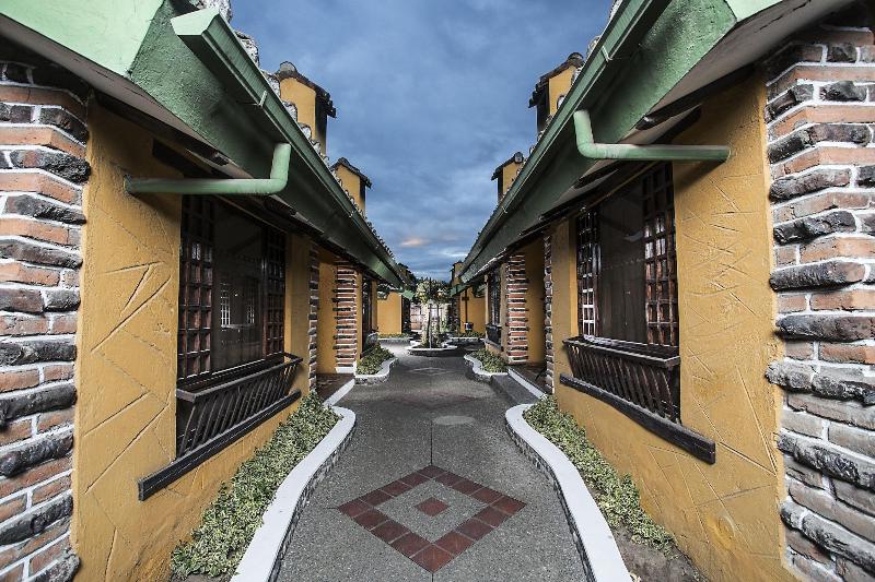 Hotel Rumipamba De Las Rosas image