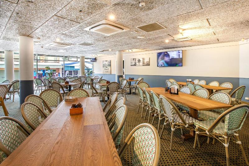 Seabreeze Beach Hotel image