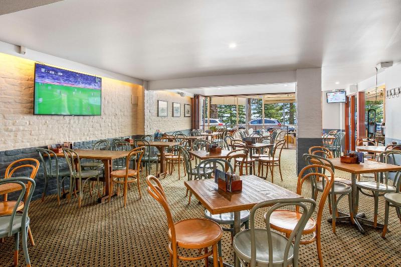 Seabreeze Beach Hotel image