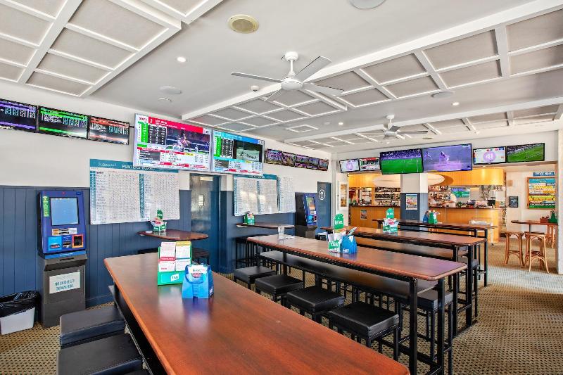 Seabreeze Beach Hotel image