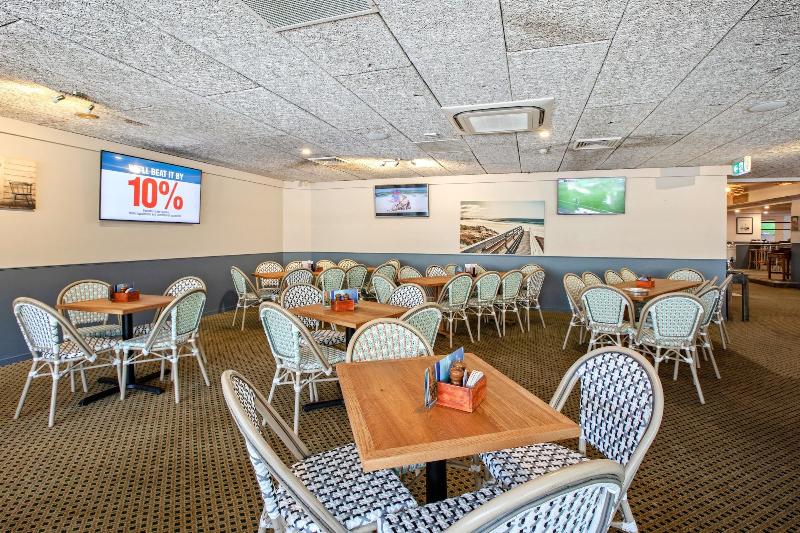 Seabreeze Beach Hotel image