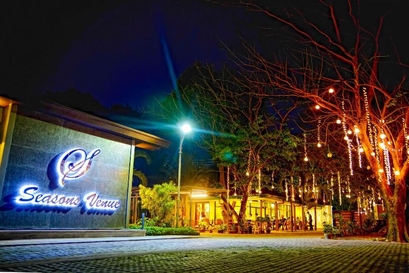 Seasons Hotel And Convention Center image