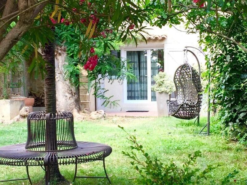 Clos De La Colombe image