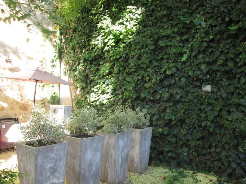 Clos De La Colombe image