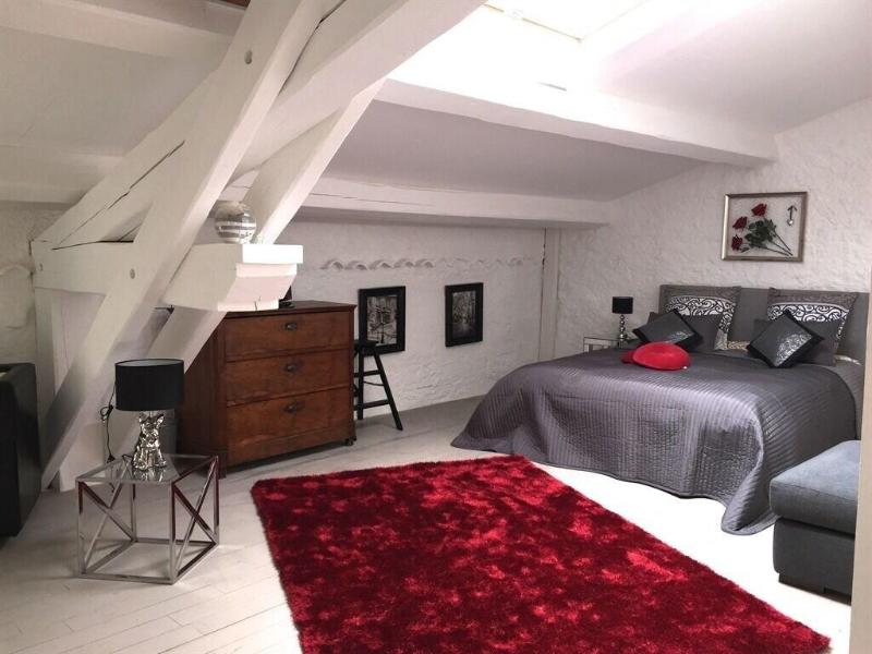 Clos De La Colombe image