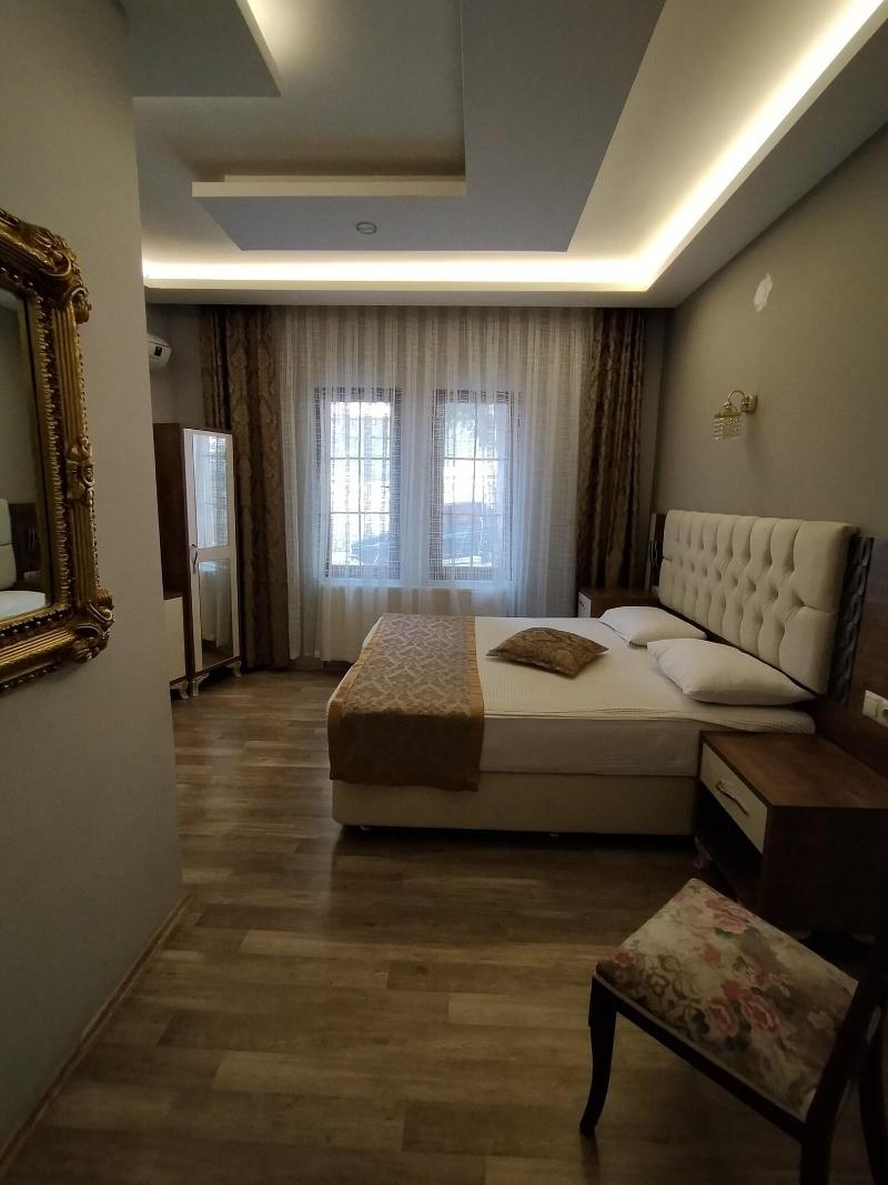 DOUBLE CLASSIC QUEEN BED