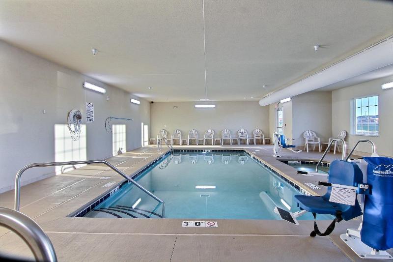 Cobblestone Hotel & Suites - Beulah image