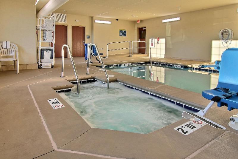 Cobblestone Hotel & Suites - Beulah image