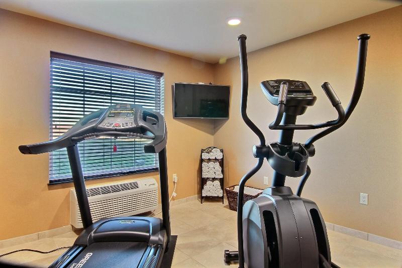 Cobblestone Hotel & Suites - Beulah image