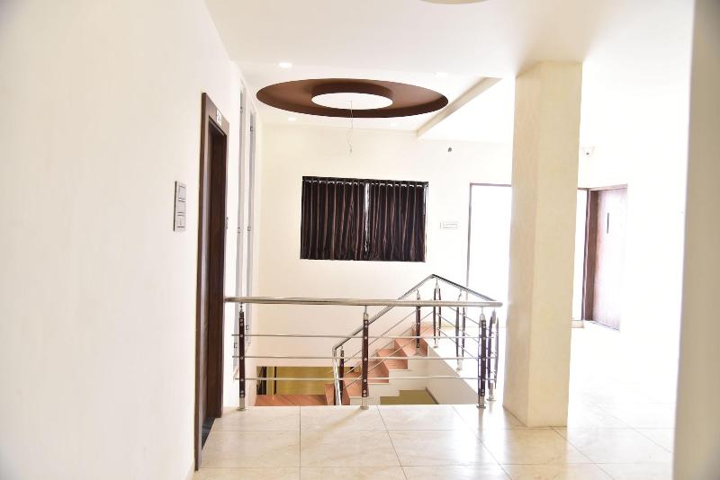 Hotel Savera Inn