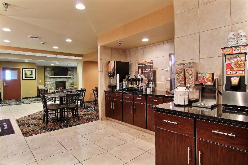 Cobblestone Hotel & Suites - Crookston image