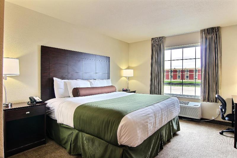 Cobblestone Hotel & Suites - Crookston image