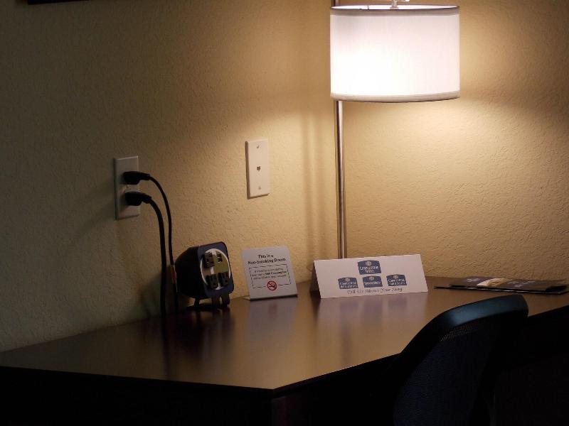 Cobblestone Hotel & Suites - Crookston image