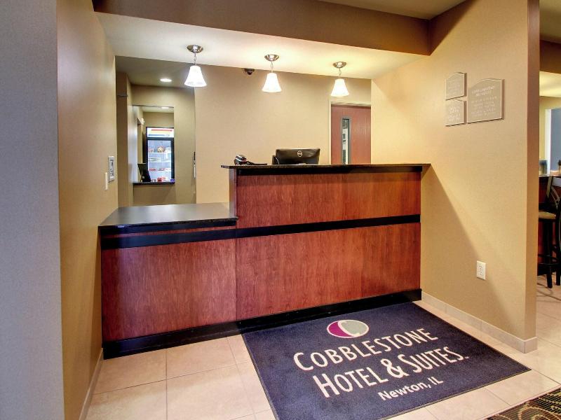 Cobblestone Hotel & Suites - Newton image