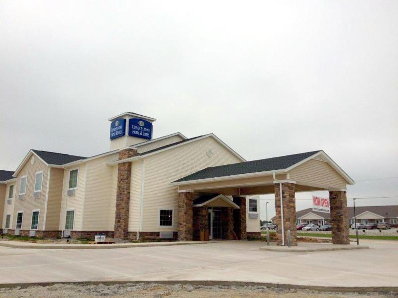 Cobblestone Hotel & Suites - Newton image