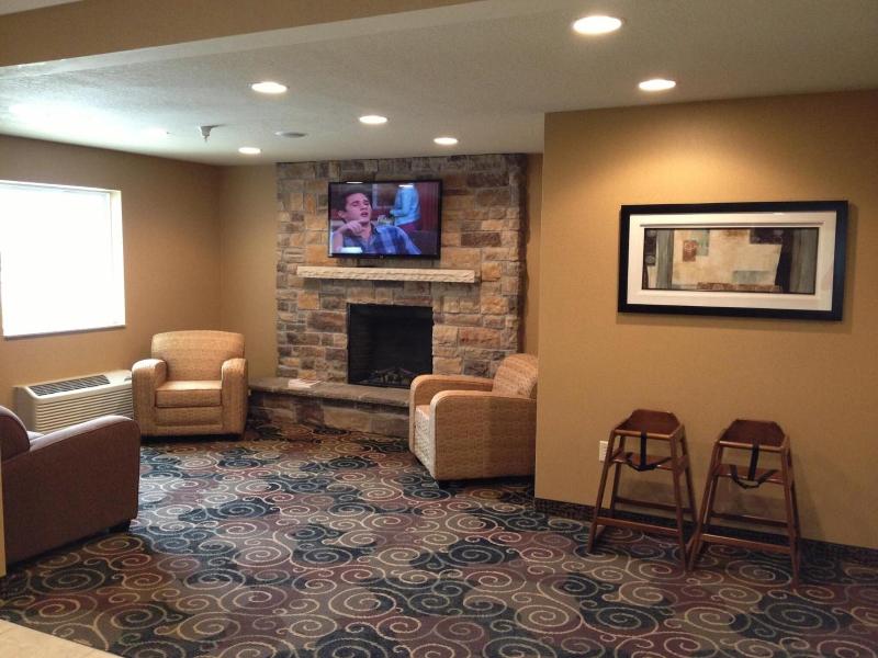 Cobblestone Hotel & Suites - Newton image 10