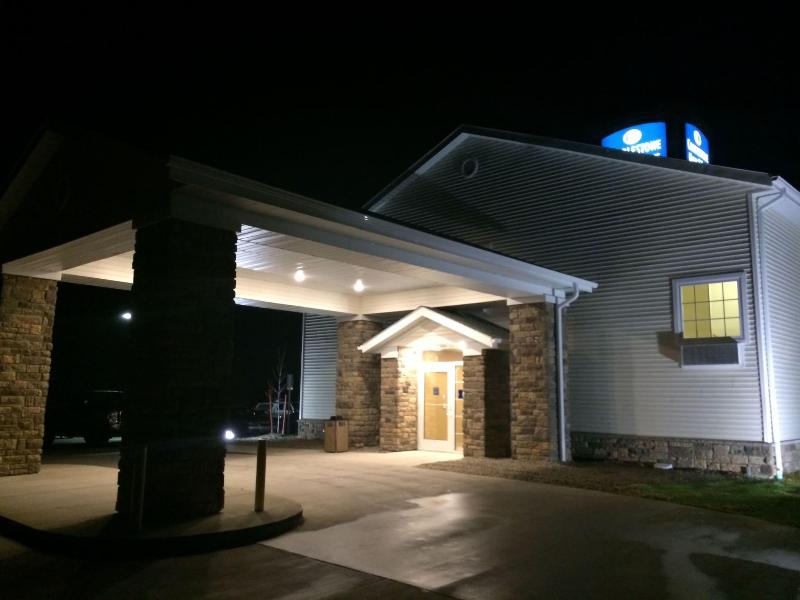 Cobblestone Hotel & Suites - Punxsutawney image