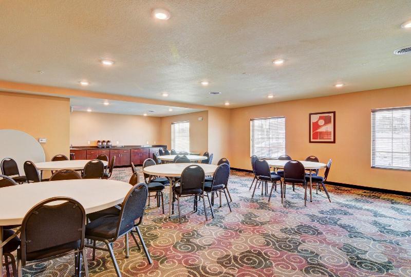 Cobblestone Hotel & Suites - Punxsutawney image