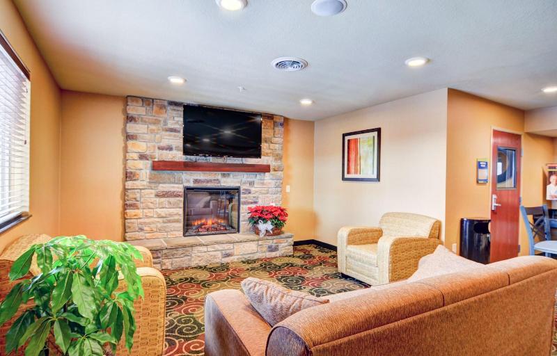Cobblestone Hotel & Suites - Punxsutawney image
