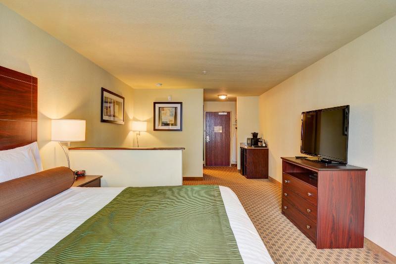 Cobblestone Hotel & Suites - Punxsutawney image
