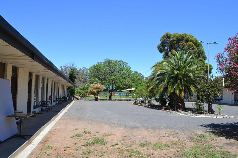 Shamrock Hotel Motel Balranald image