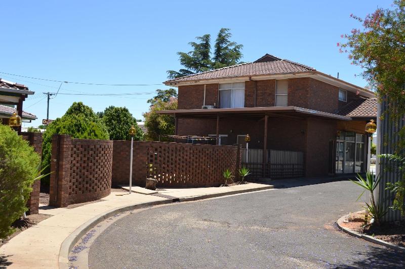 Shamrock Hotel Motel Balranald image