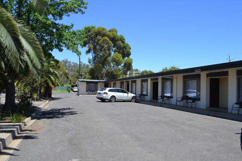 Shamrock Hotel Motel Balranald image