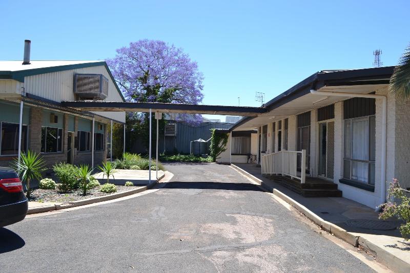 Shamrock Hotel Motel Balranald image