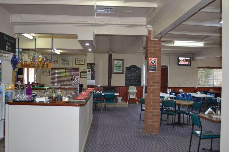 Shamrock Hotel Motel Balranald image