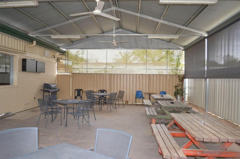 Shamrock Hotel Motel Balranald image