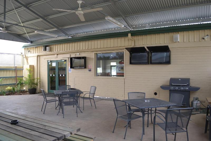 Shamrock Hotel Motel Balranald image
