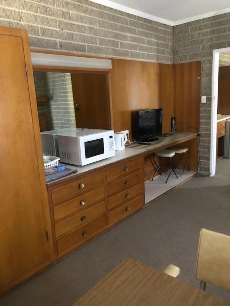 Shamrock Hotel Motel Balranald image