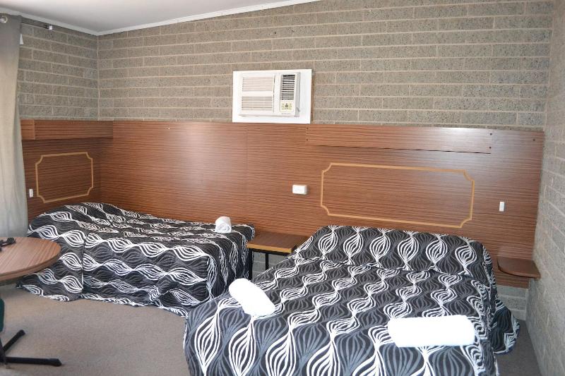 Shamrock Hotel Motel Balranald image