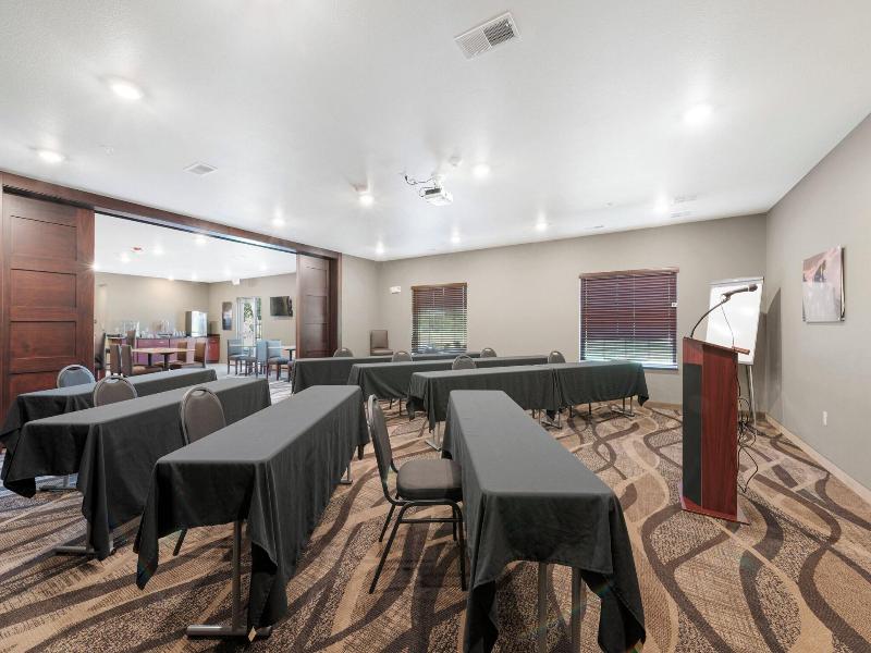 Cobblestone Hotel & Suites - Urbana image