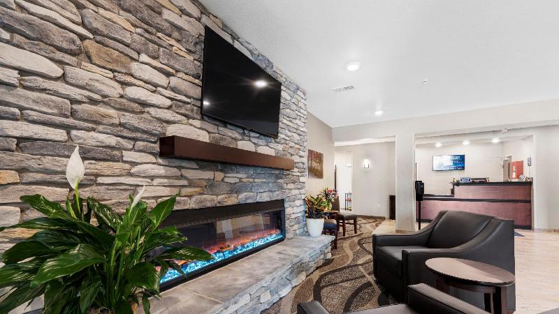 Cobblestone Hotel & Suites - Urbana image